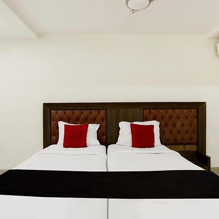 Townhouse Halcyon Deccan Inn Near Shilparamam Kondapur  Esterno foto